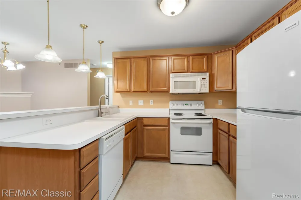 6104 Jasmine Drive Commerce Charter Township, MI 48390