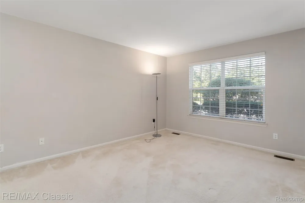 6104 Jasmine Drive Commerce Charter Township, MI 48390