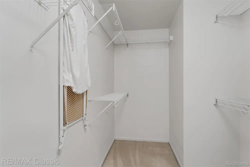 6104 Jasmine Drive Commerce Charter Township, MI 48390