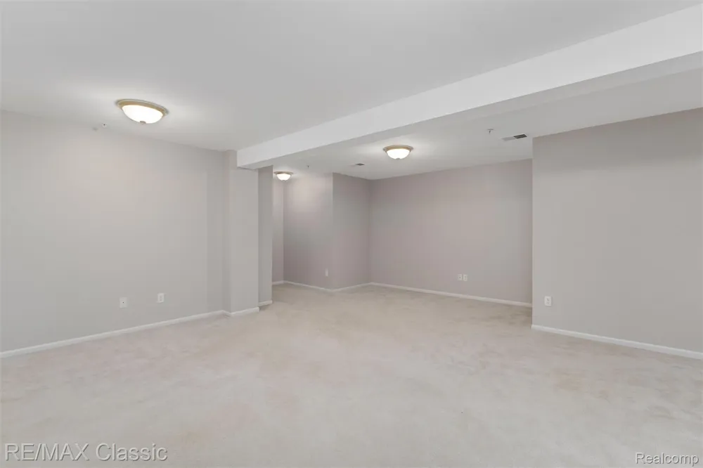 6104 Jasmine Drive Commerce Charter Township, MI 48390