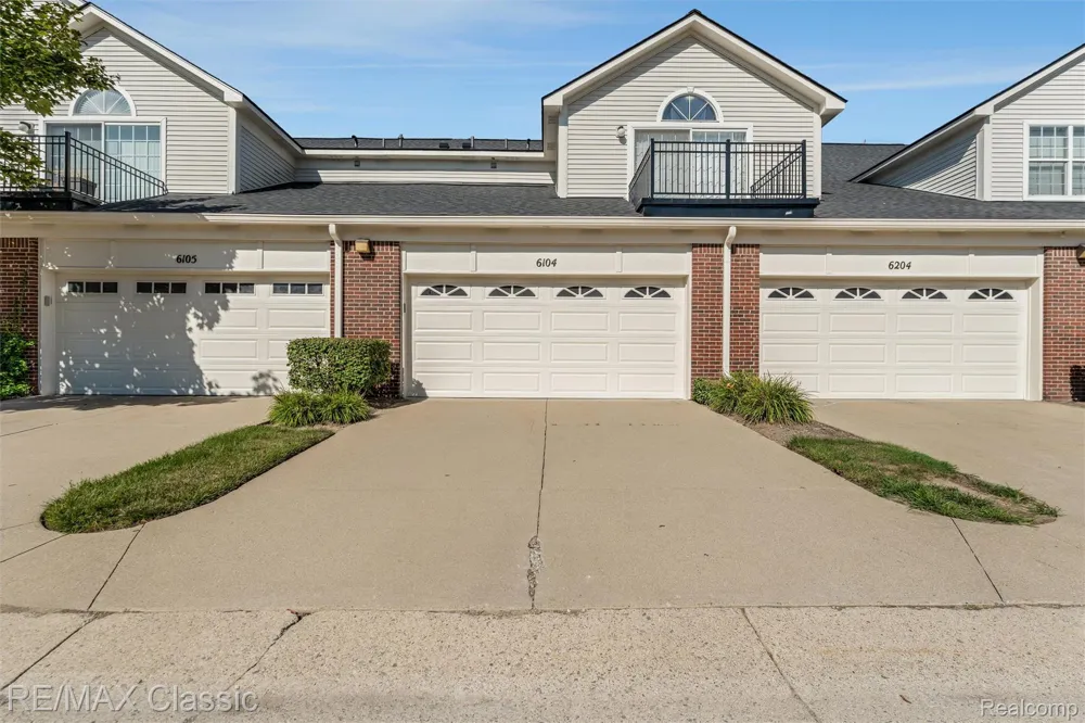 6104 Jasmine Drive Commerce Charter Township, MI 48390