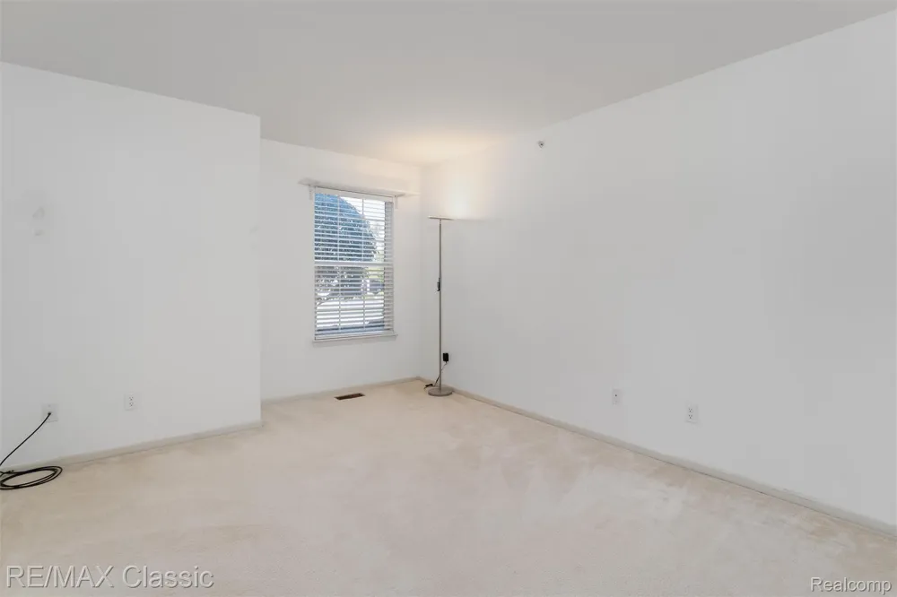 6104 Jasmine Drive Commerce Charter Township, MI 48390
