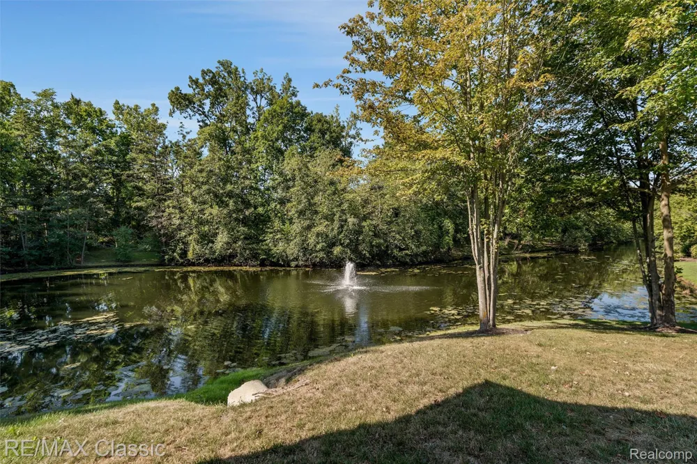 6104 Jasmine Drive Commerce Charter Township, MI 48390