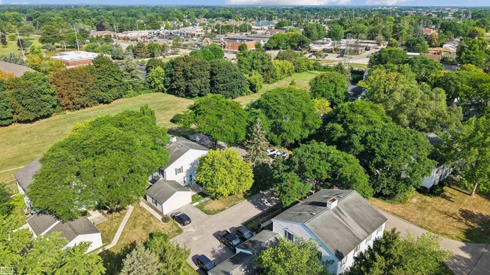 38665 Bayside Ct Court Clinton Charter Township, MI 48038