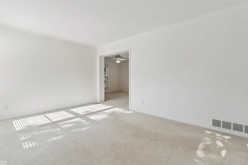 38665 Bayside Ct Court Clinton Charter Township, MI 48038