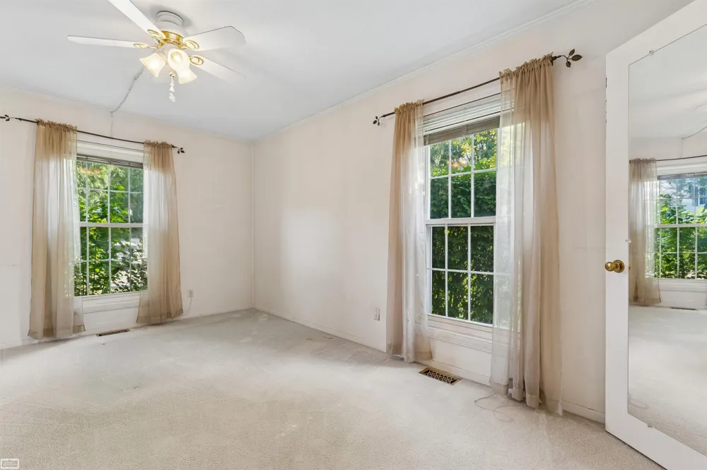 38665 Bayside Ct Court Clinton Charter Township, MI 48038