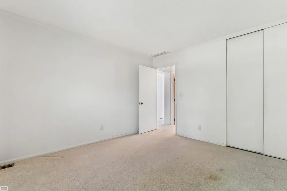 38665 Bayside Ct Court Clinton Charter Township, MI 48038