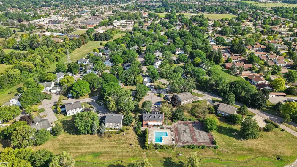 38665 Bayside Ct Court Clinton Charter Township, MI 48038