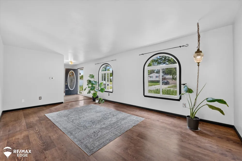 310 Delzingro Drive Davison City, MI 48423