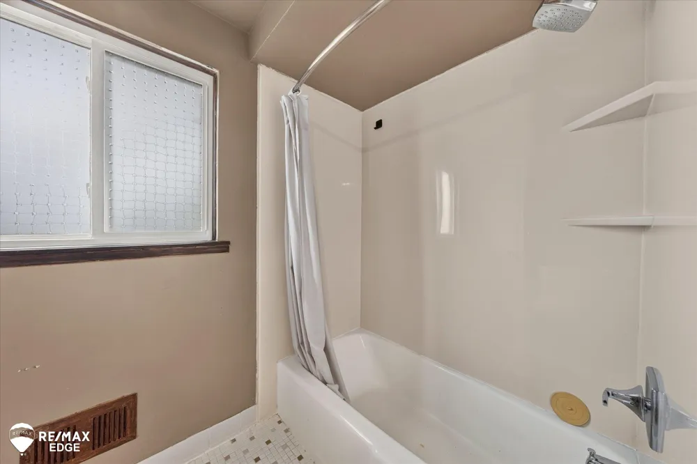 310 Delzingro Drive Davison City, MI 48423