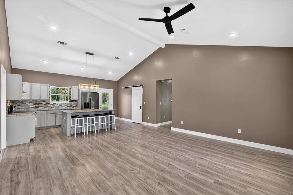 1439 CR 4209 Jacksonville, TX 75766