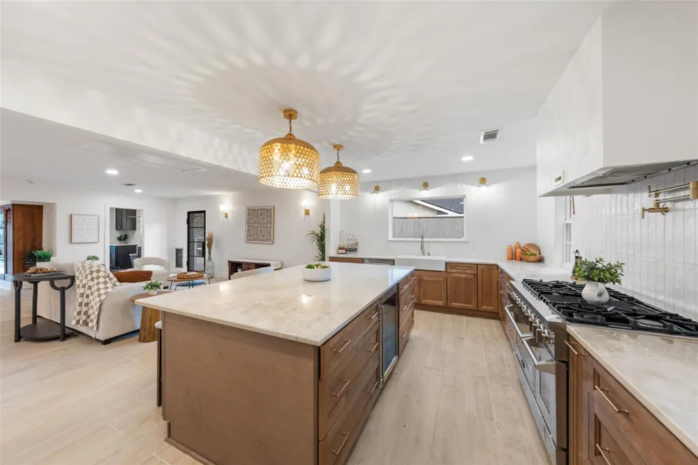 802 W 41st Street Houston, TX 77018