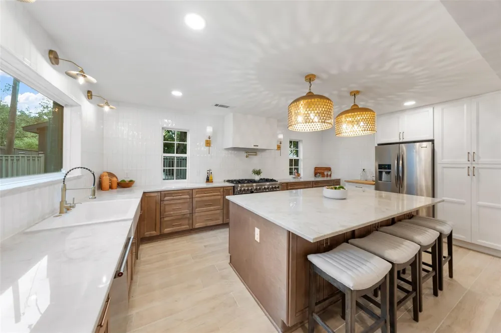 802 W 41st Street Houston, TX 77018