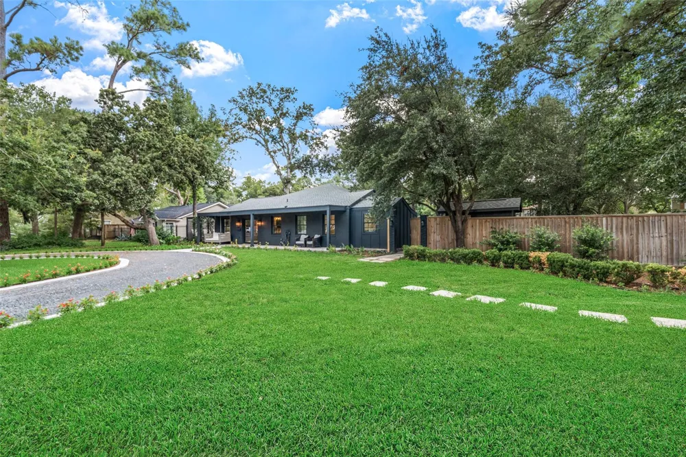 802 W 41st Street Houston, TX 77018