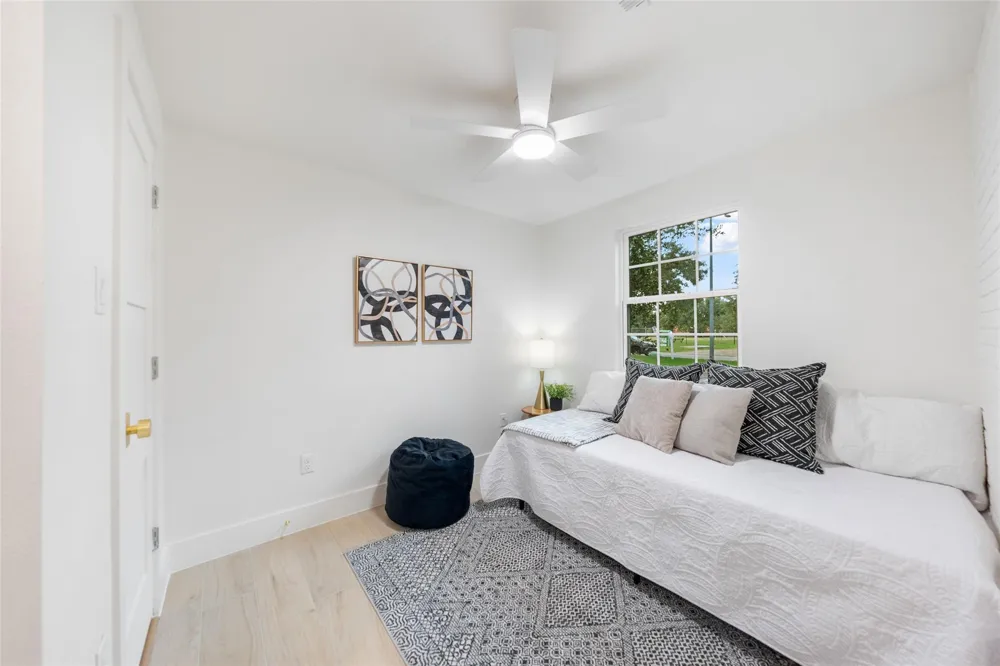 802 W 41st Street Houston, TX 77018