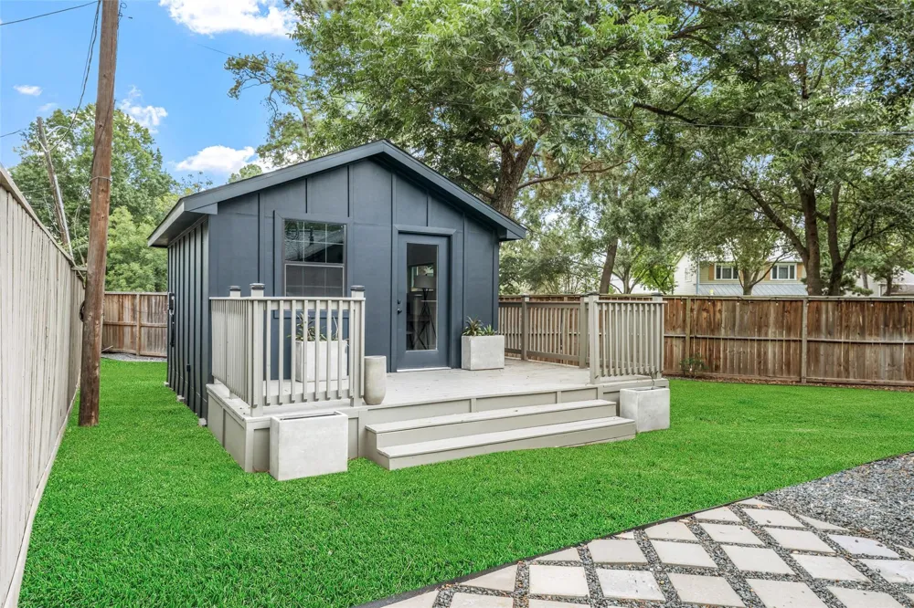 802 W 41st Street Houston, TX 77018