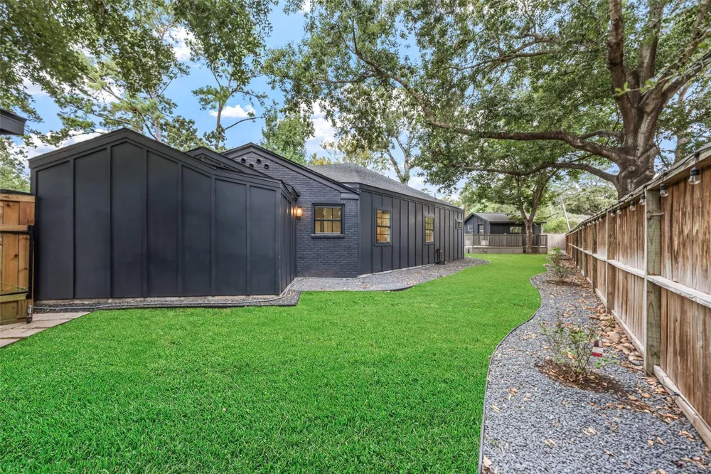 802 W 41st Street Houston, TX 77018