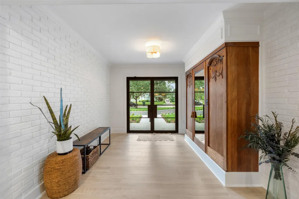 802 W 41st Street Houston, TX 77018
