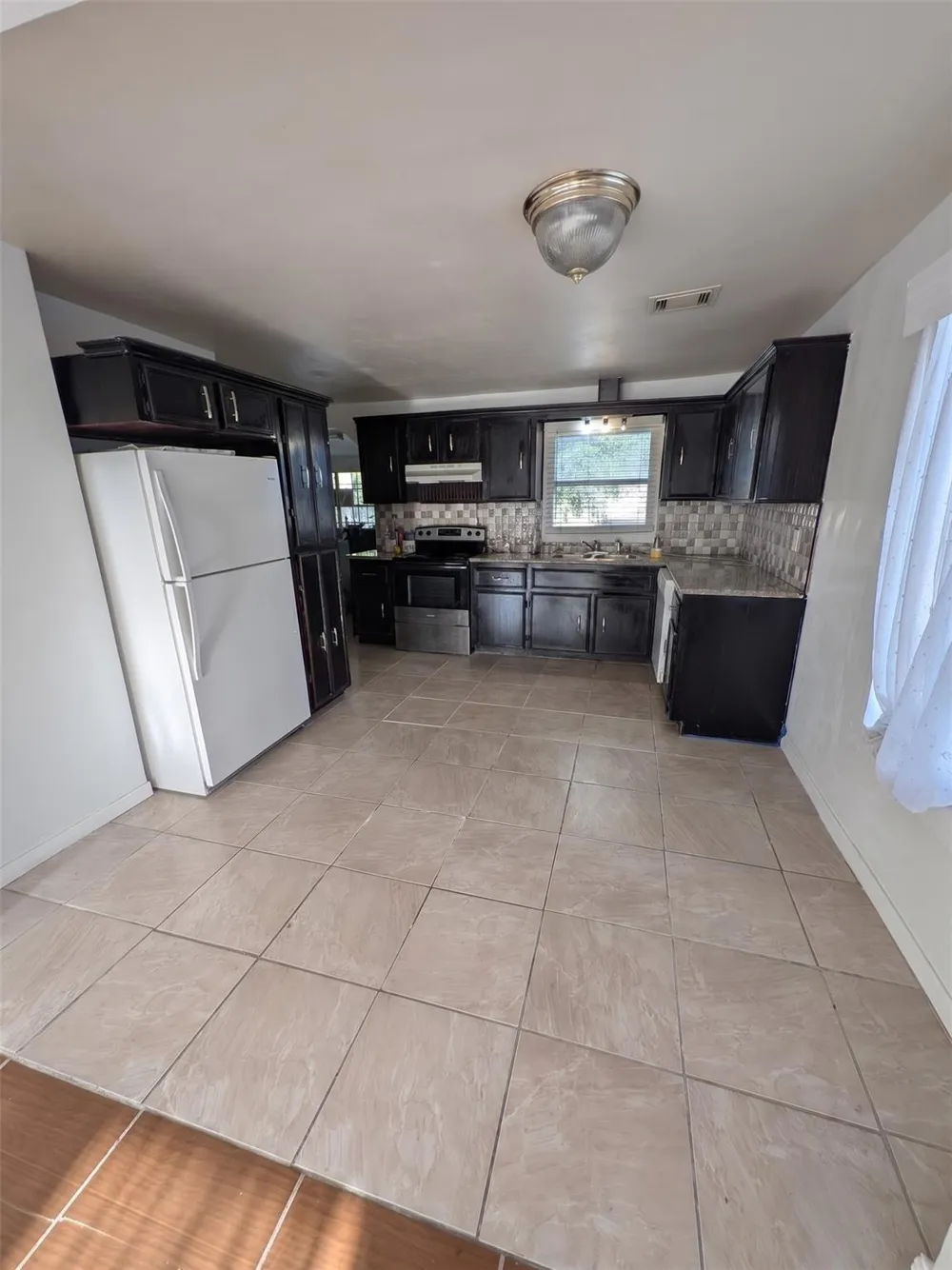 2211 Ella Boulevard Houston, TX 77008