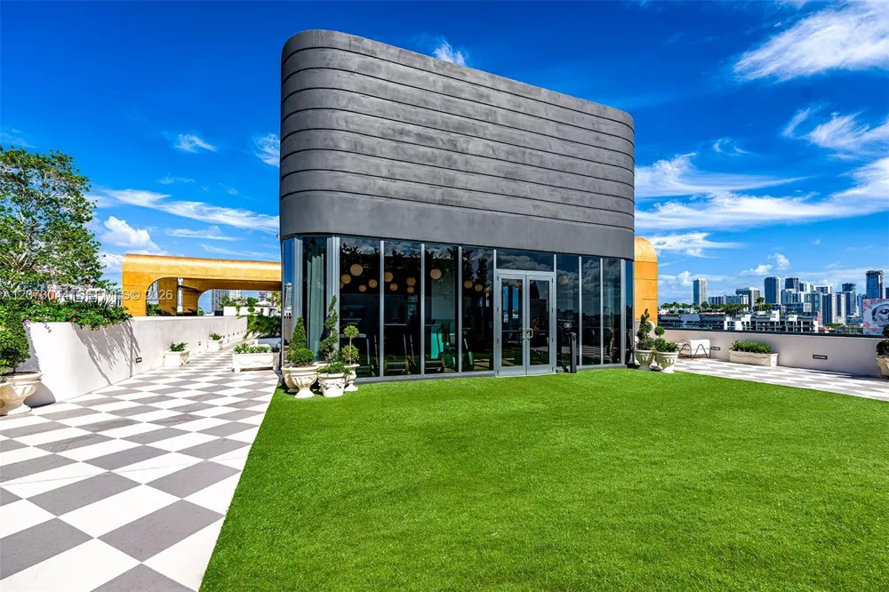2700 NW 2nd AVE #409 Miami, FL 33142
