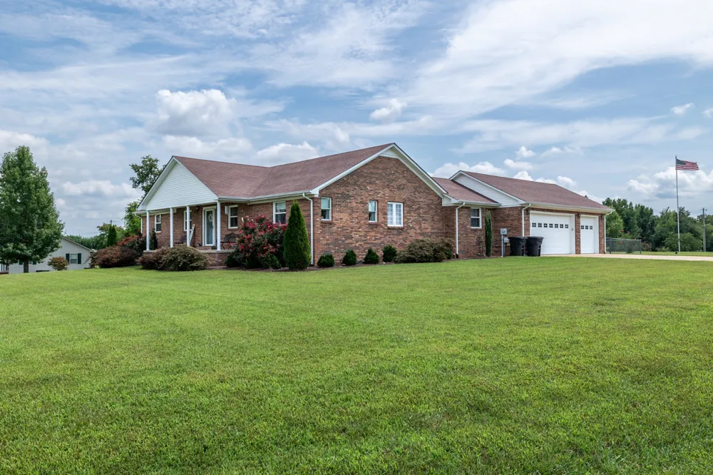 105 Monument Cir Summertown, TN 38483