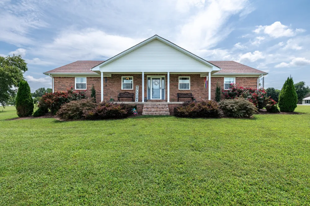 105 Monument Cir Summertown, TN 38483
