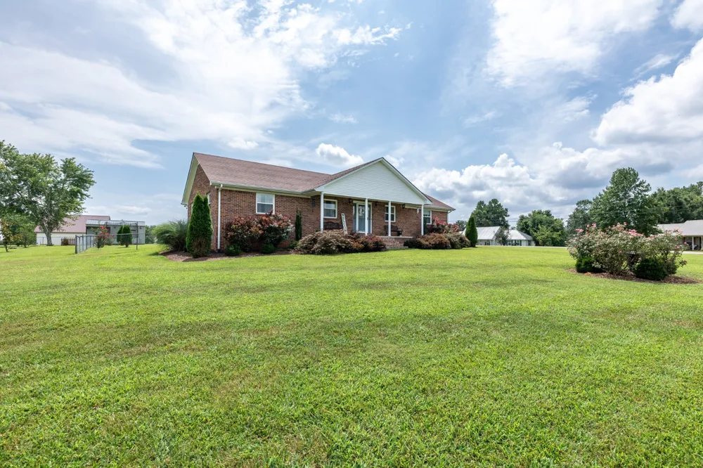 105 Monument Cir Summertown, TN 38483