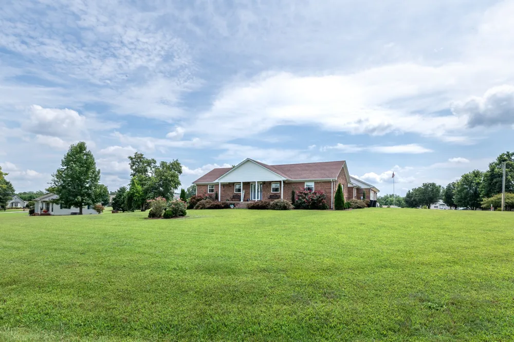 105 Monument Cir Summertown, TN 38483