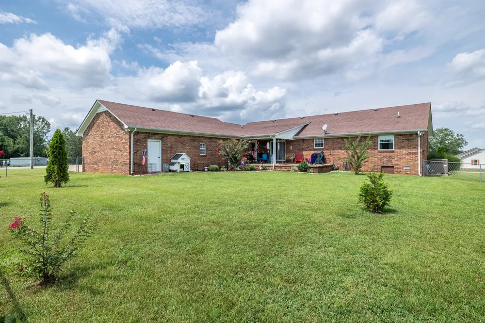 105 Monument Cir Summertown, TN 38483
