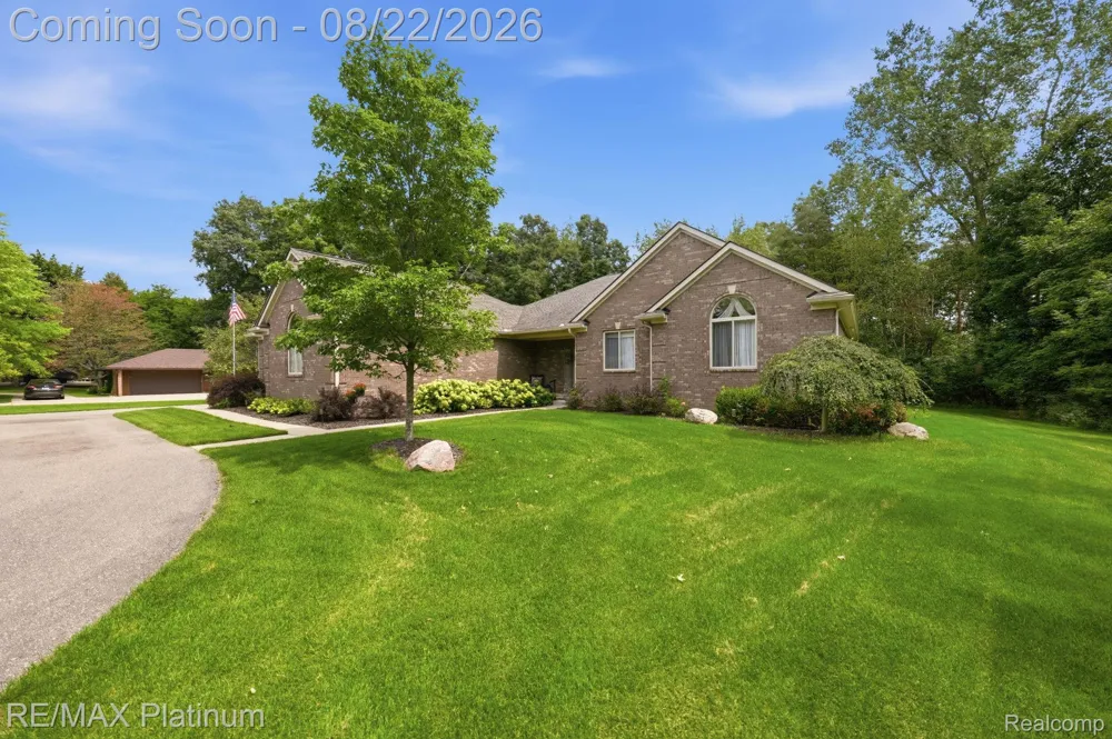 100 Fordney Place Howell Township, MI 48855