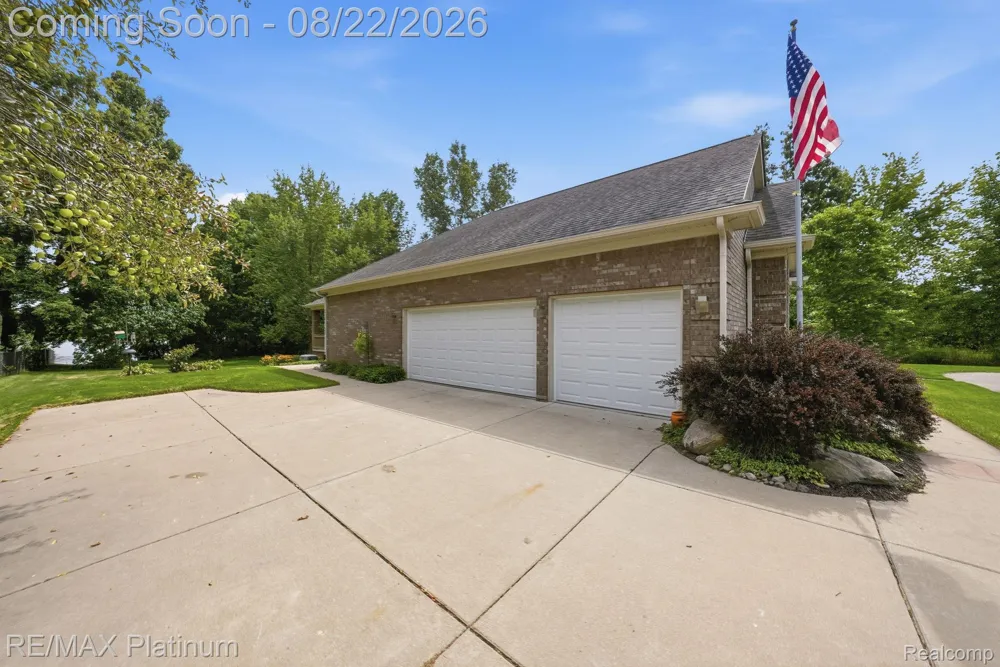 100 Fordney Place Howell Township, MI 48855