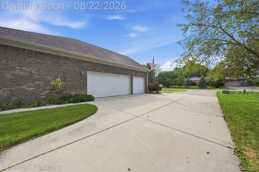 100 Fordney Place Howell Township, MI 48855