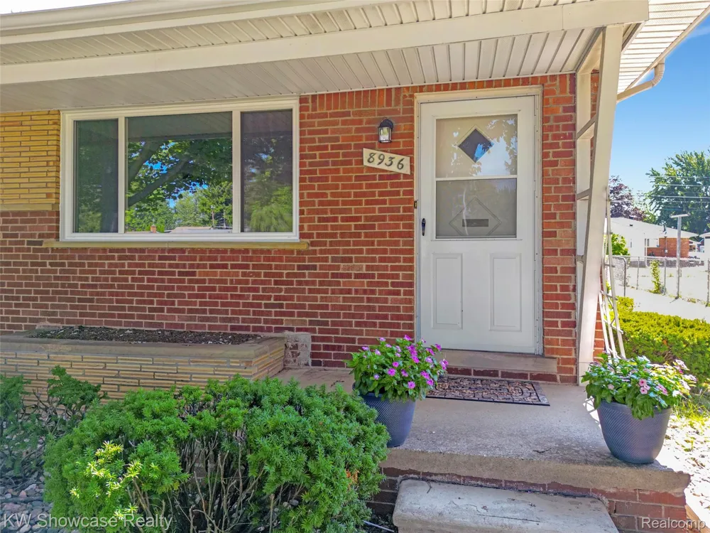 8936 Merriman Road Livonia City, MI 48150