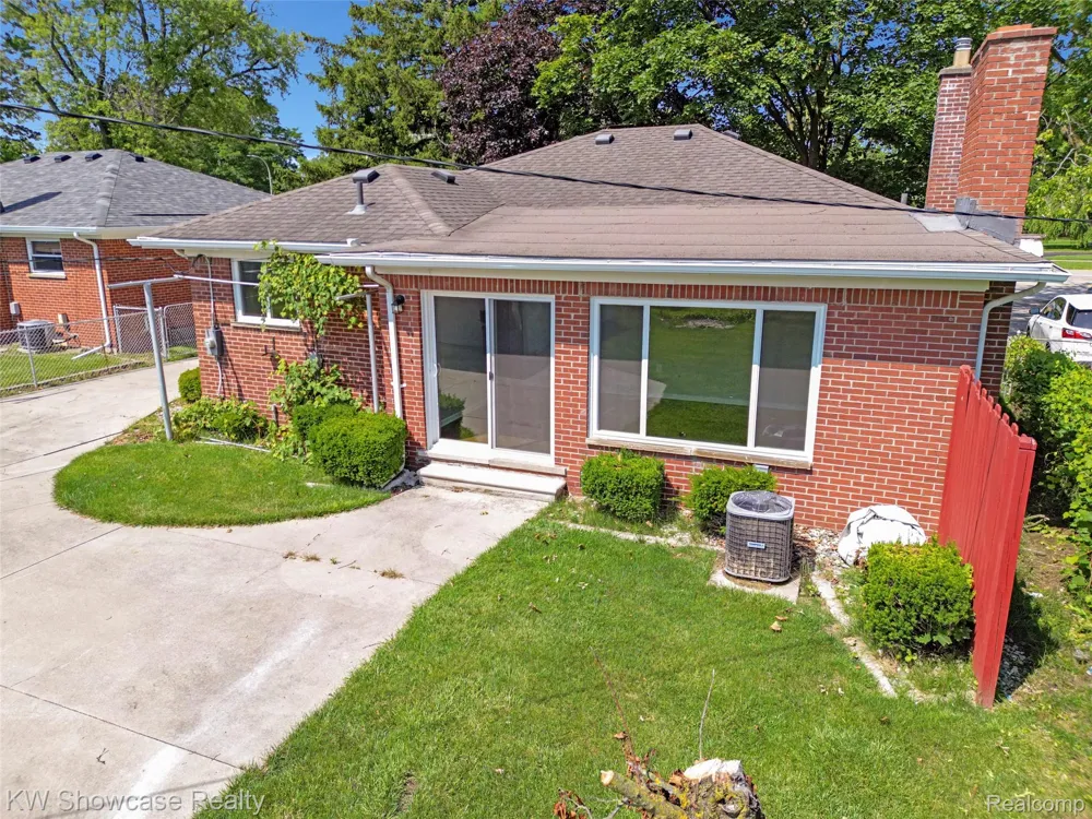 8936 Merriman Road Livonia City, MI 48150