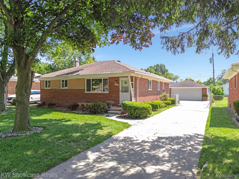 8936 Merriman Road Livonia City, MI 48150