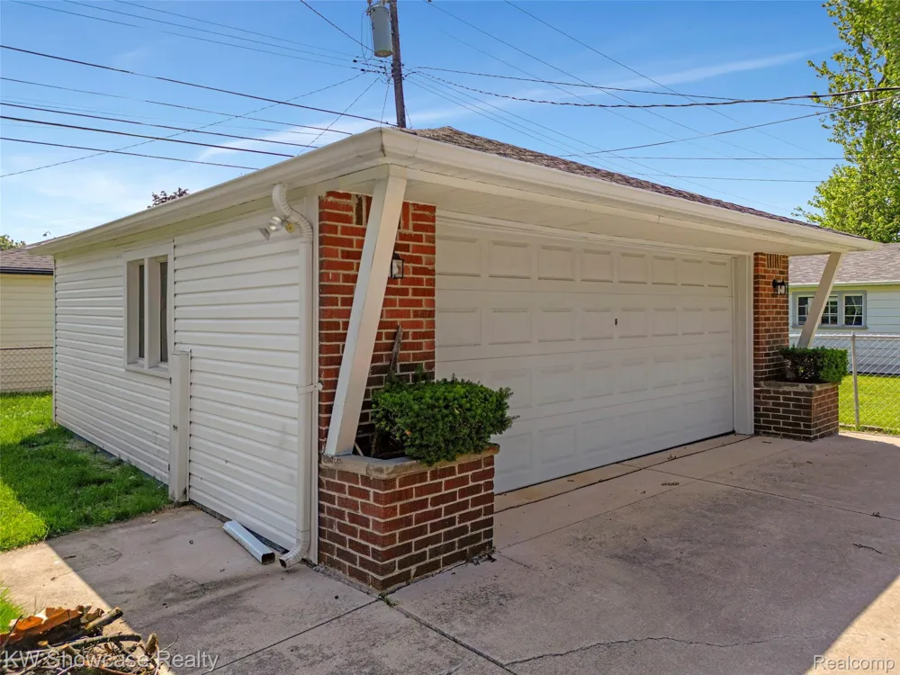 8936 Merriman Road Livonia City, MI 48150