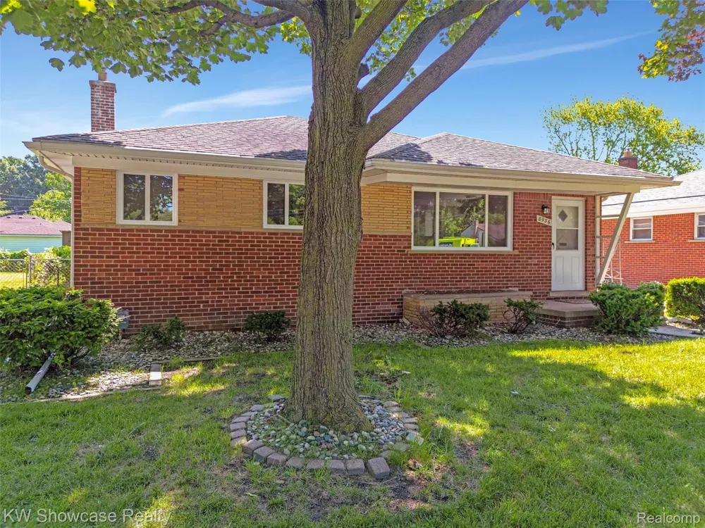 8936 Merriman Road Livonia City, MI 48150