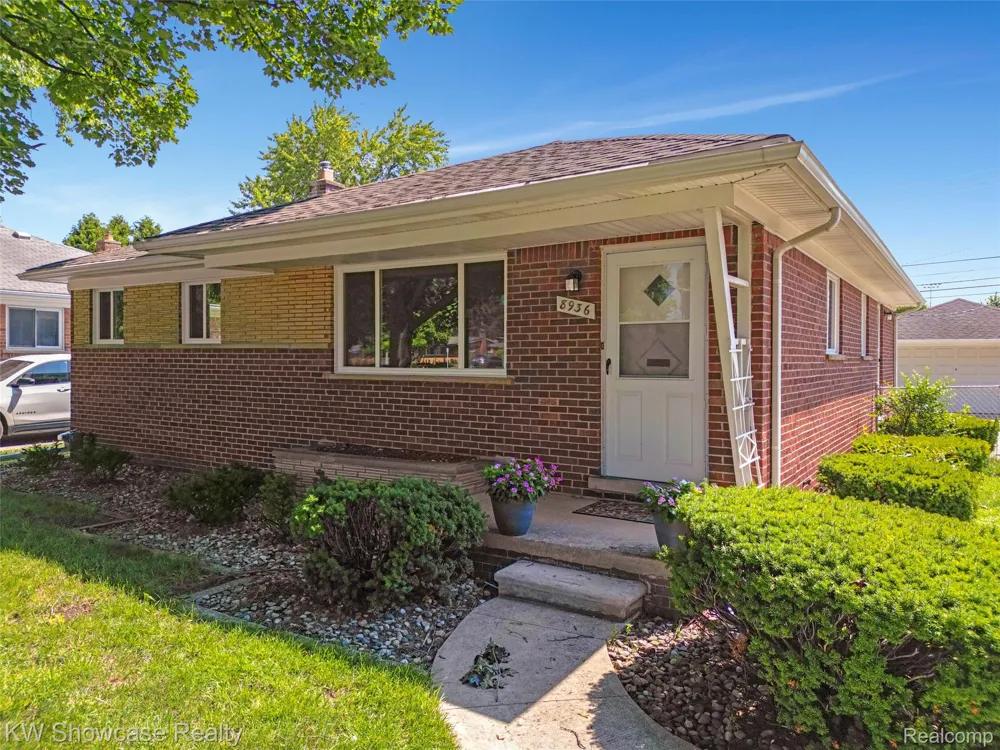 8936 Merriman Road Livonia City, MI 48150