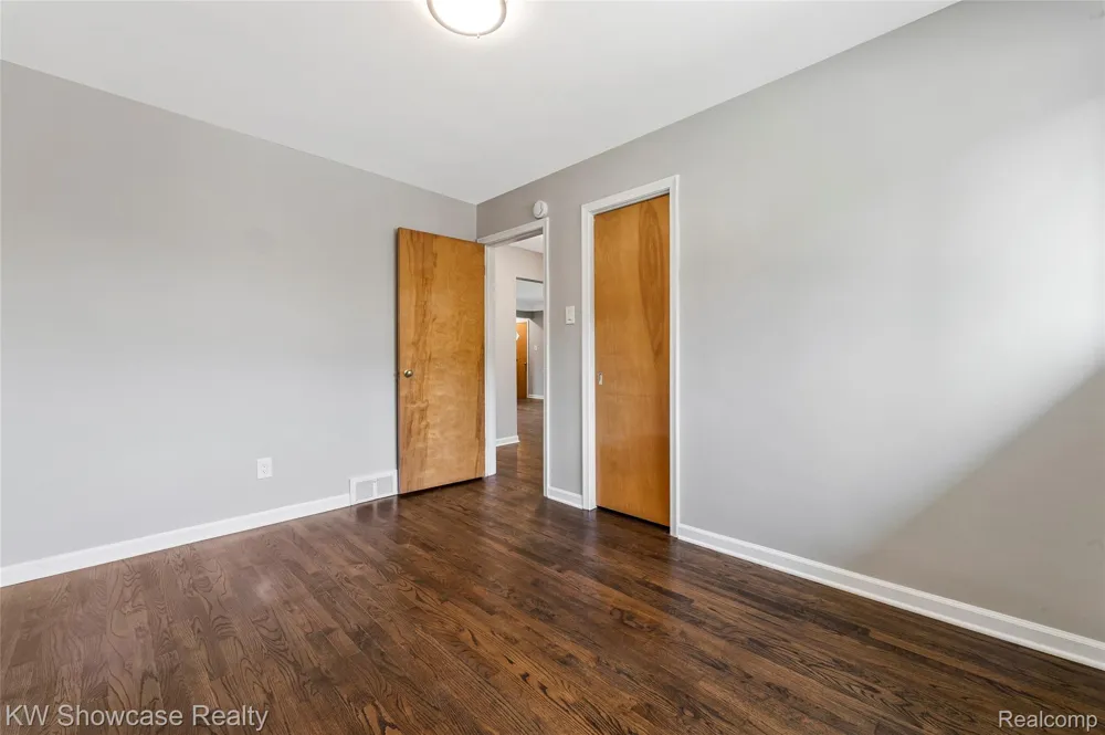 8936 Merriman Road Livonia City, MI 48150