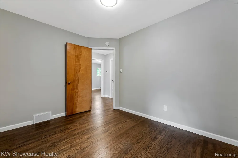 8936 Merriman Road Livonia City, MI 48150