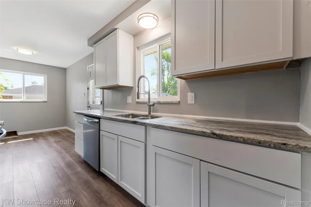 8936 Merriman Road Livonia City, MI 48150