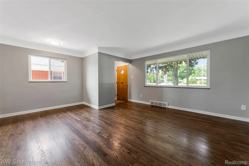 8936 Merriman Road Livonia City, MI 48150