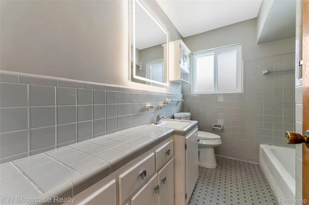 8936 Merriman Road Livonia City, MI 48150