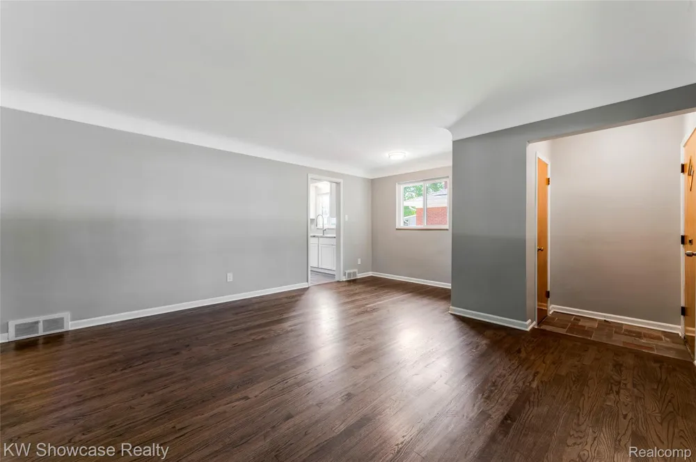 8936 Merriman Road Livonia City, MI 48150