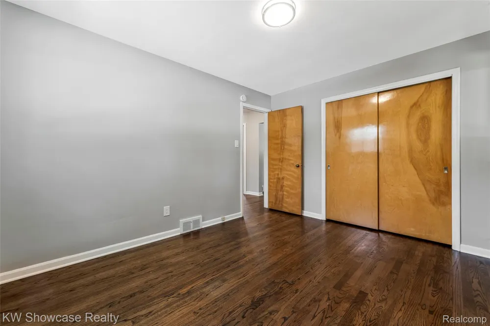 8936 Merriman Road Livonia City, MI 48150