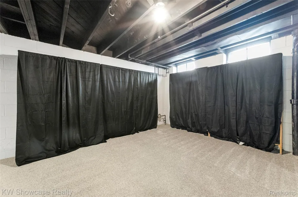 8936 Merriman Road Livonia City, MI 48150