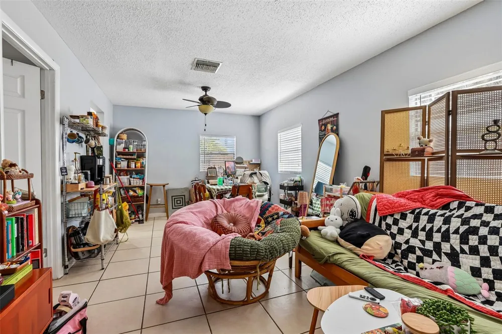 467 9TH AVENUE St Petersburg, FL 33701