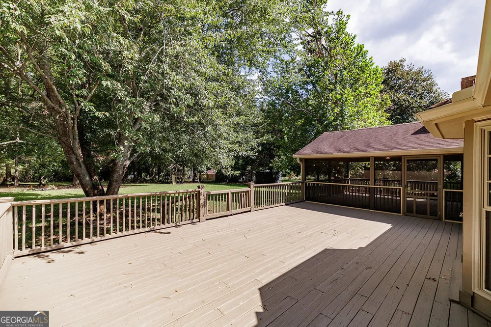 1035 Whit Davis RD Athens, GA 30605