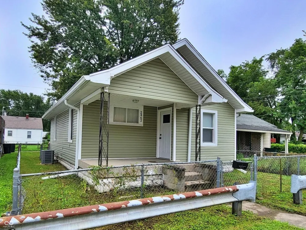 2462 Main Street Anderson, IN 46016