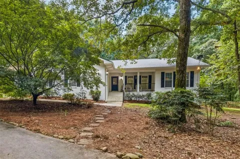 406 Hidden Lakes Trail